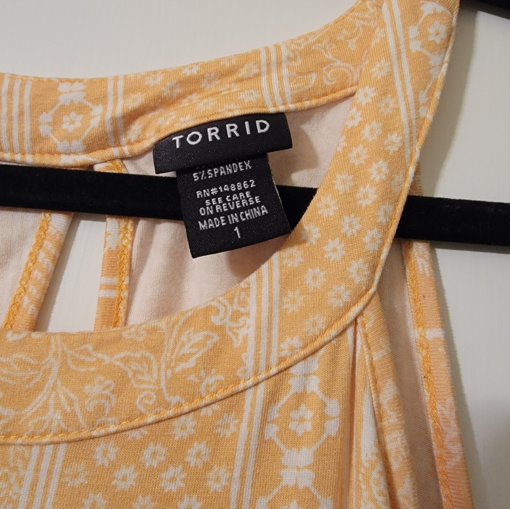 Torrid sleeveless top size 1 - Picture 2 of 3
